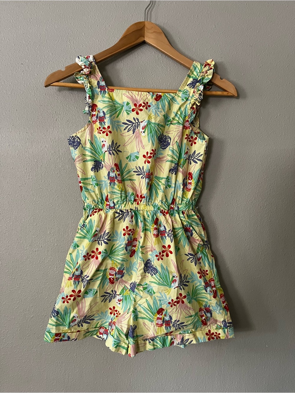 Girl’s PEEK Yellow Tropical Parrot Printed Romper Size 12